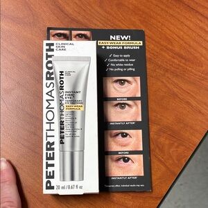 Peter Thomas Roth Instant Eye Tightener with Black and White Packaging